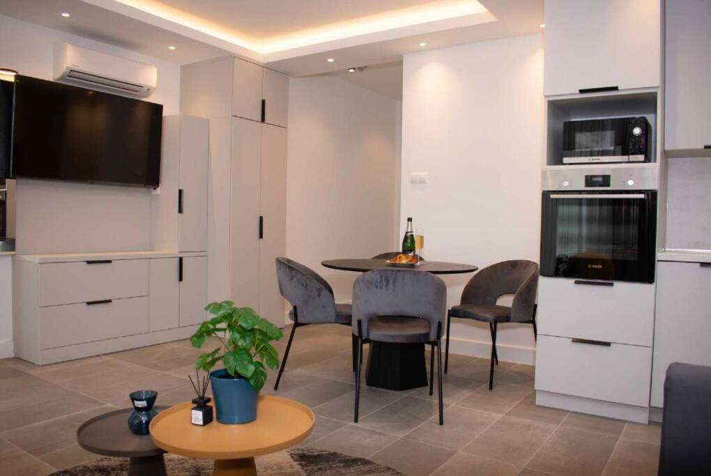 Luxury Cozy 2 Bdr Downtown Apt.3 Βουδαπέστη Εξωτερικό φωτογραφία